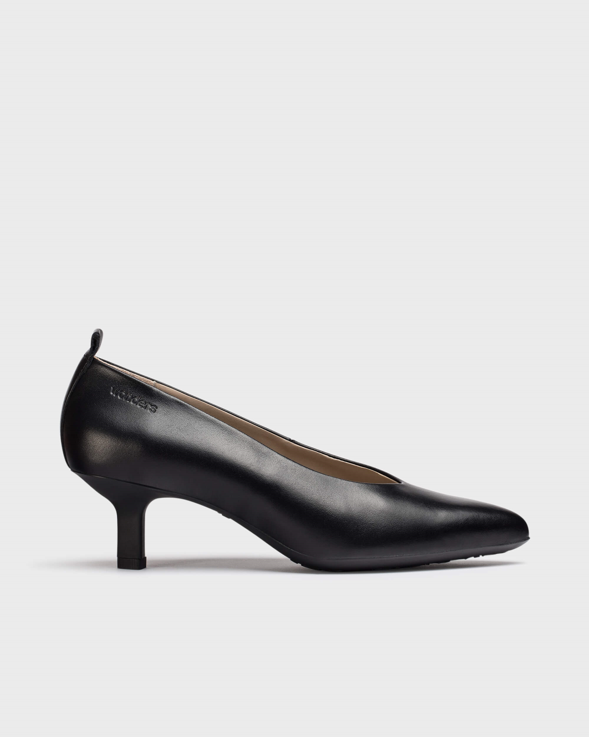 Wonders Kitten Heel Court Shoes in Black