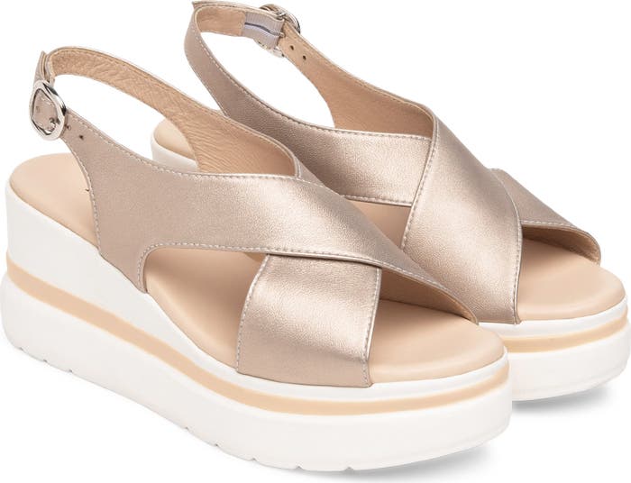 NeroGiardini Mid Wedge Sandals in Champagne